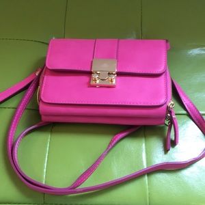 Sondra Roberts Squared crossbody